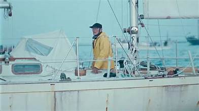 Terugkomst Francis Chichester, let op de vuile strepen romp