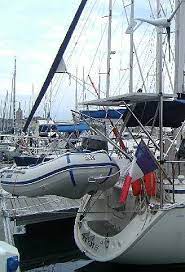 Altijd geklooi met een bijboot