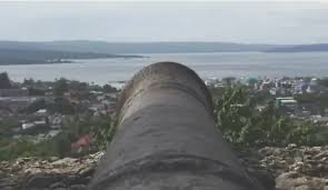 Fort Buton, zicht op het eiland met de 40000 gevangenen.